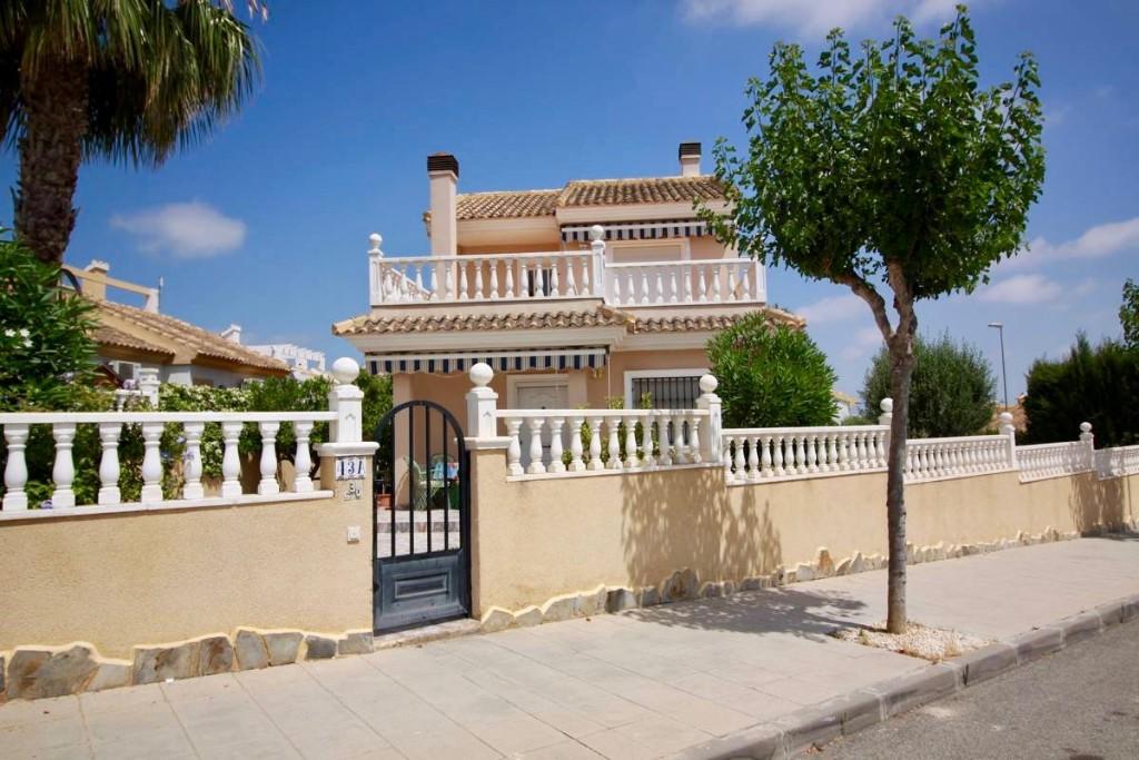 3 bedroom villa for sale in Pinar De Campoverde, Alicante, Valencia, Spain