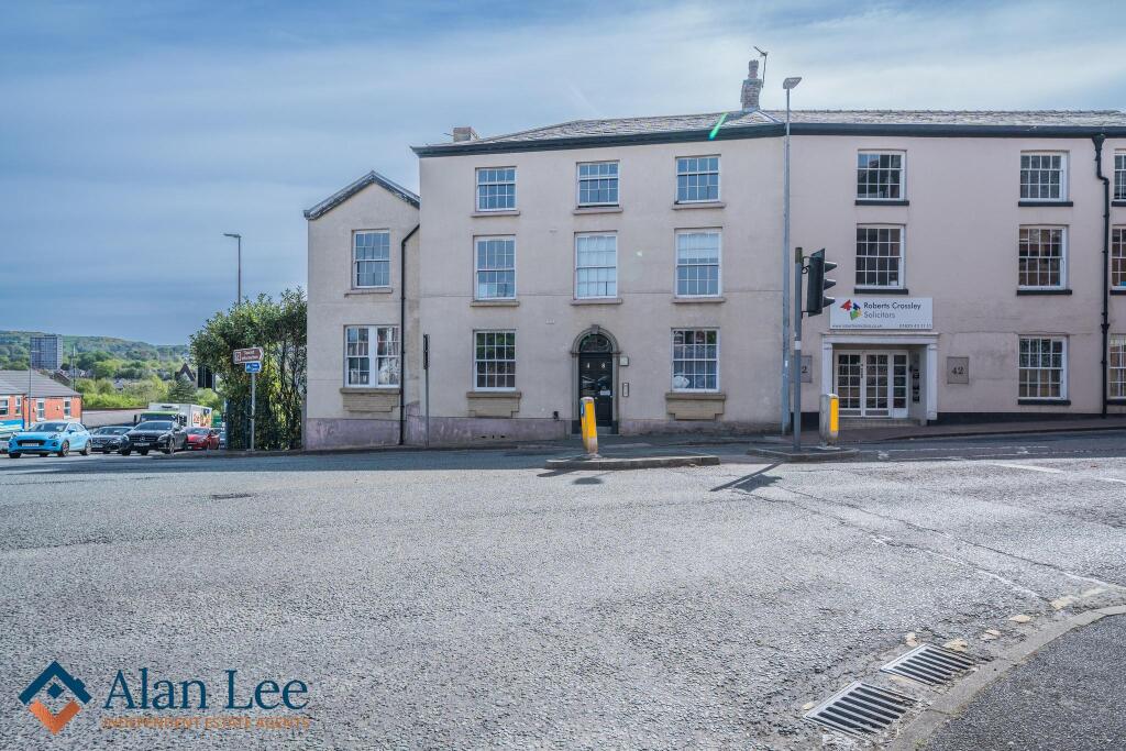 Main image of property: Apartment 6, The George, 48 Jordangate, SK10 1EW