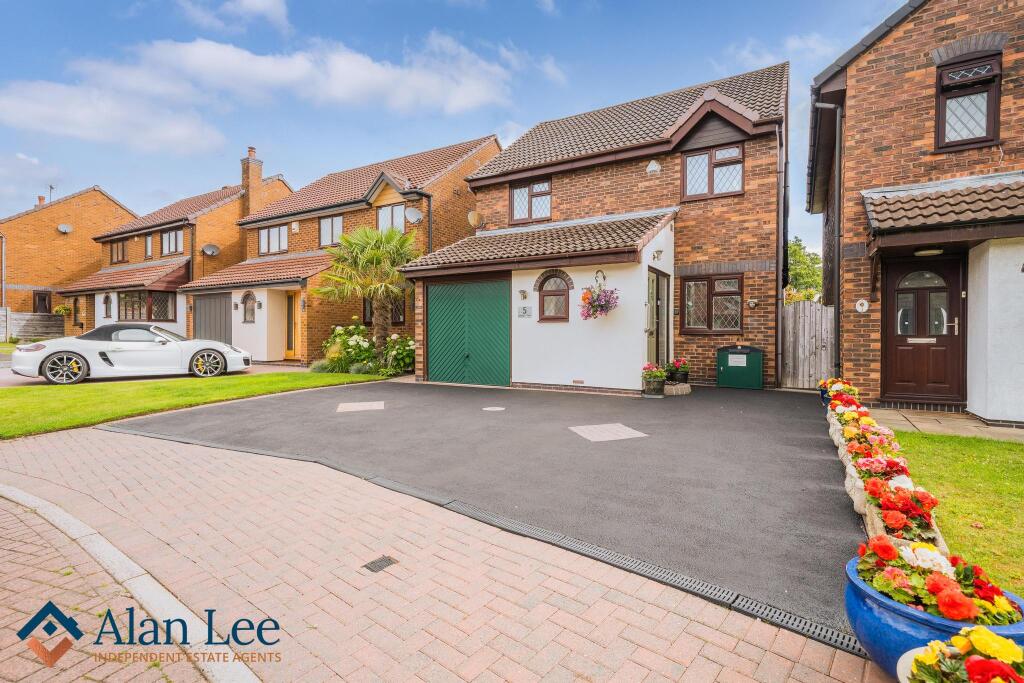 Main image of property: Rayleigh Close, Macclesfield, SK10 4XS