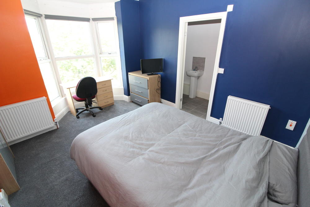 5 bedroom terraced house for sale in Sharrow Vale Road, Sheffield, S11