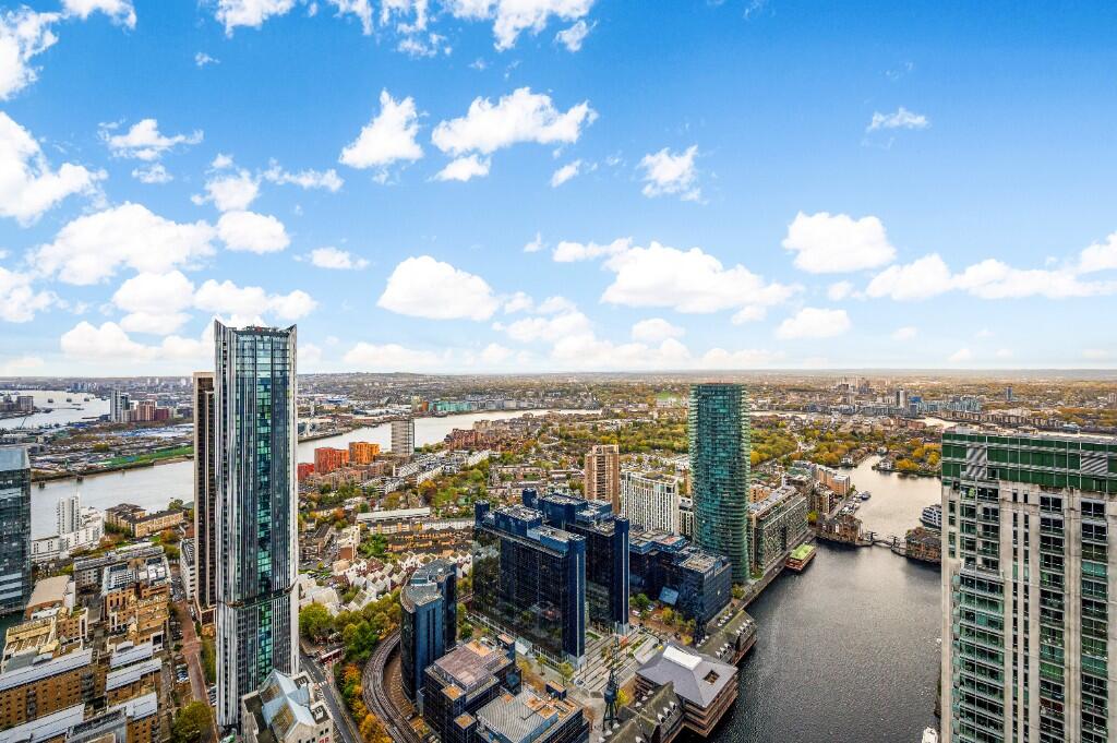 Main image of property: 1B Flat 50th Floor SQP Hampton Tower Marsh Wall, London, E14
