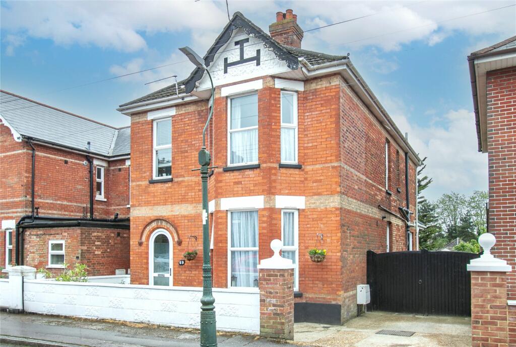 4 bedroom detached house for sale in Hankinson Road, Winton