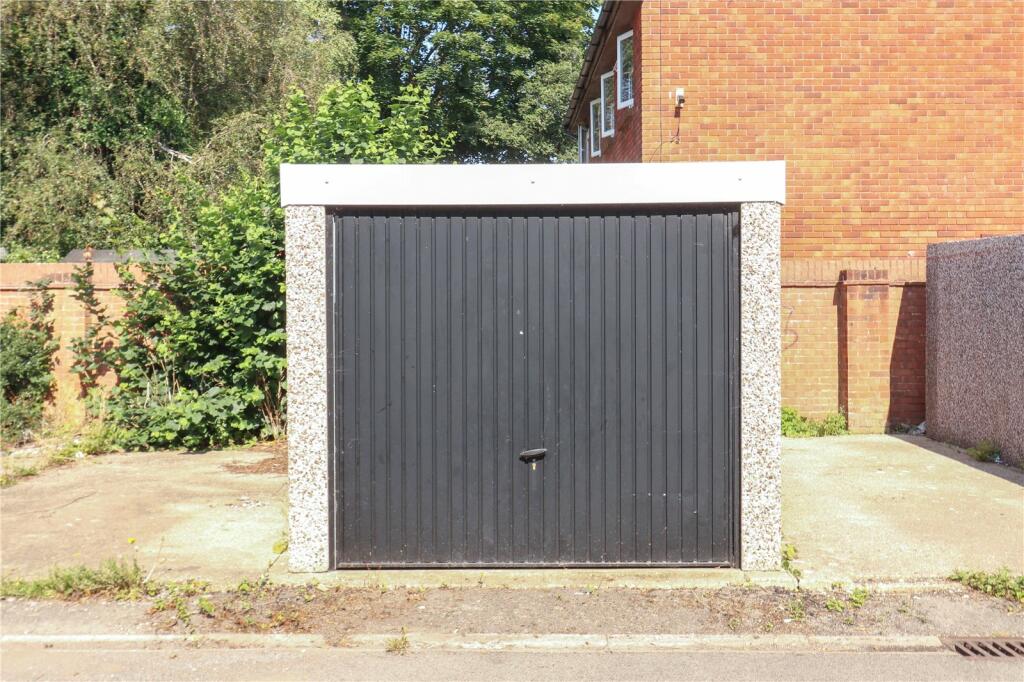 Additional property image - Colehill Crescent, Muscliff, Bournemouth, BH9