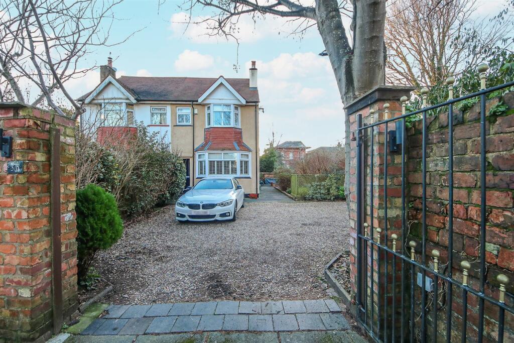 3 bedroom semidetached house for sale in Talbot Street, Southport, PR8