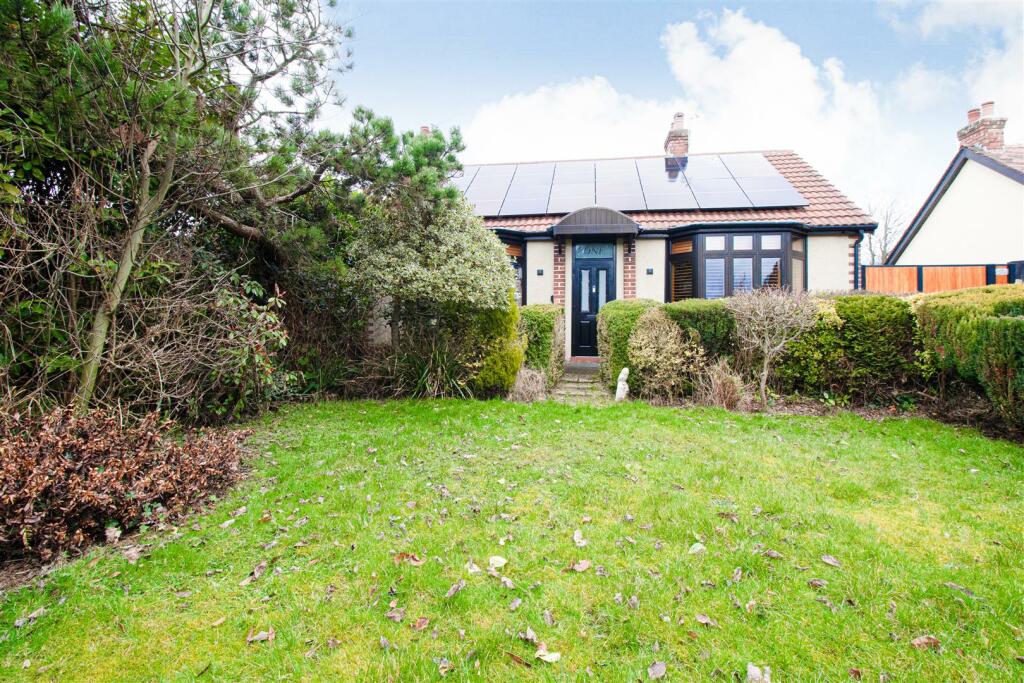 3 bedroom detached bungalow for sale in Gravel Lane, Banks, Southport, PR9