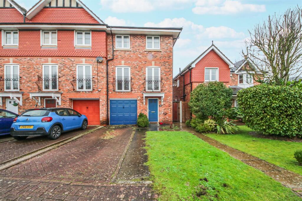 4 bedroom town house for sale in Covertside Road, Scarisbrick