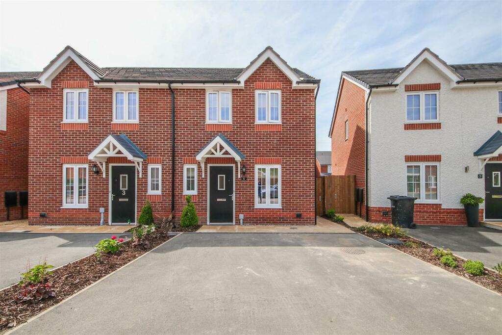 3 bedroom semidetached house for sale in Evesham Drive, Churchtown