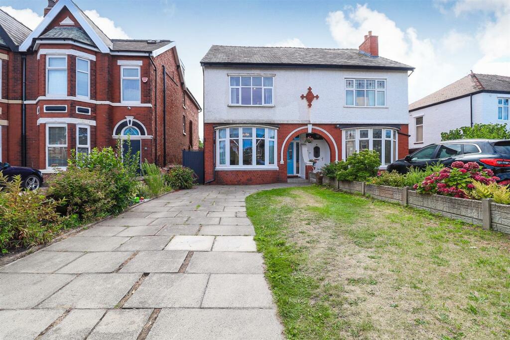 4 bedroom semidetached house for sale in Denmark Road, Southport, PR9