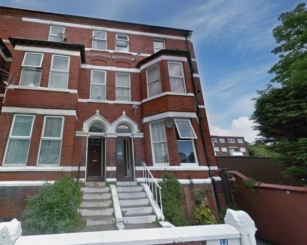 5 bedroom semi-detached house