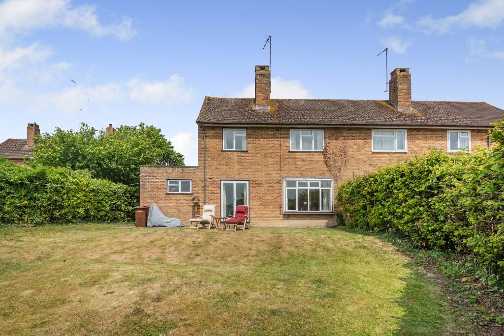 Main image of property: Courtenay Road, Wantage, Oxfordshire, OX12