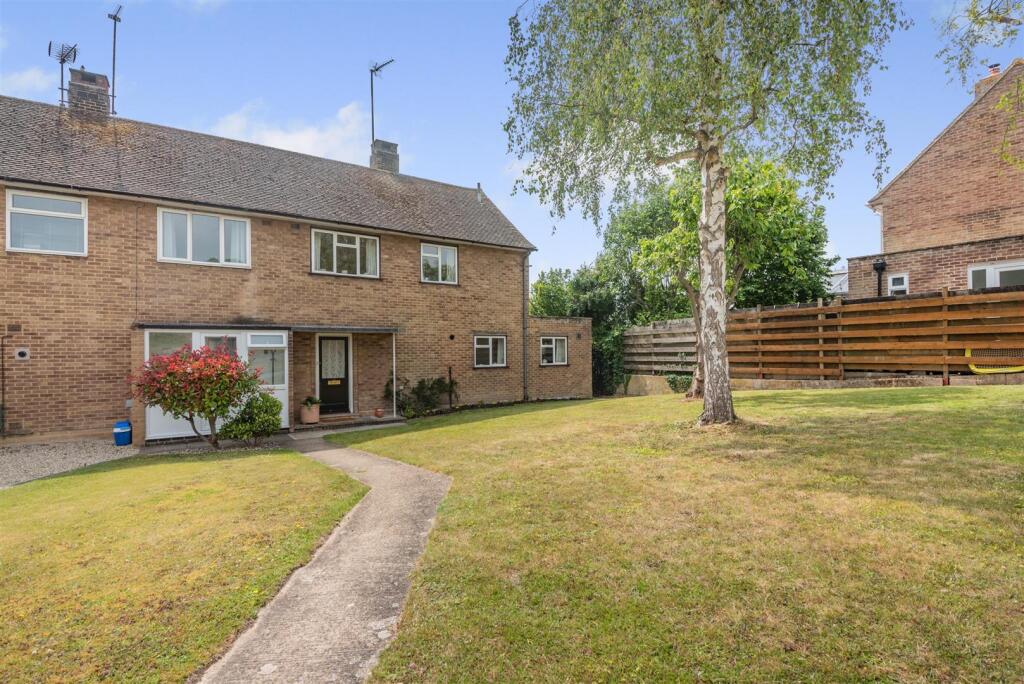 Main image of property: Courtenay Road, Wantage, Oxfordshire, OX12