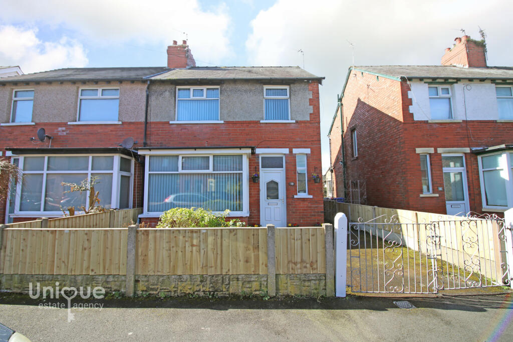3 bedroom semidetached house for sale in Agnew Road, Fleetwood