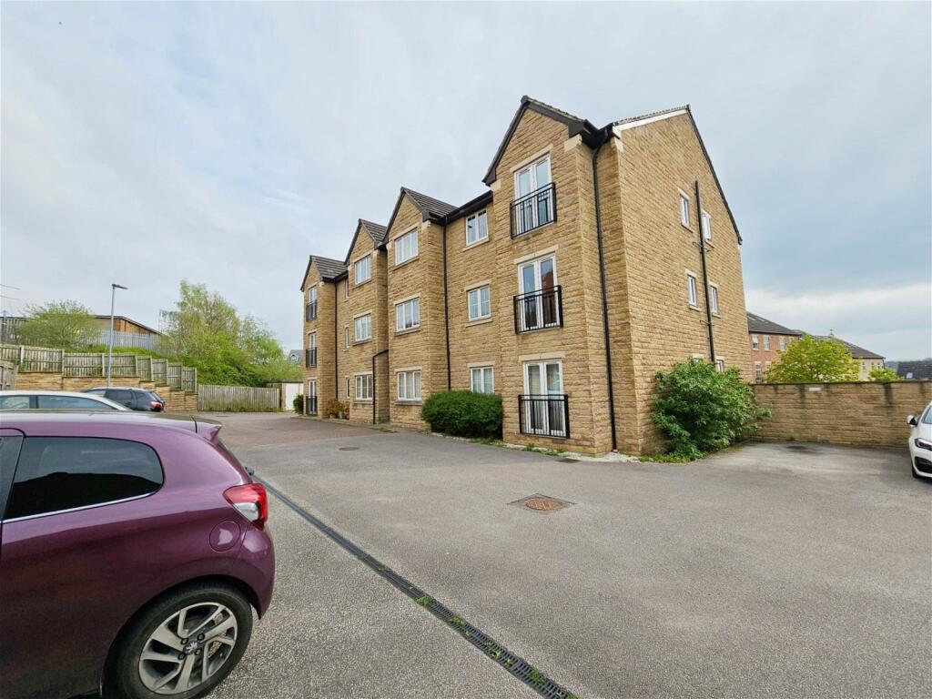 2 bedroom flat for sale in Wooley Edge Lane, Woolley Grange, Barnsley