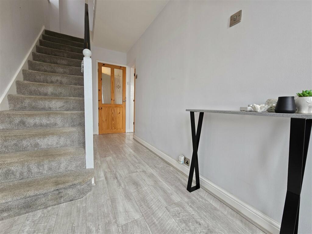 4 bedroom detached house for sale in Ainsdale Road, Royston, Barnsley