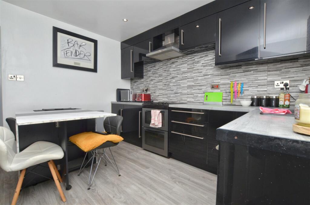 3 bedroom semidetached house for sale in Nanny Marr Road, Darfield