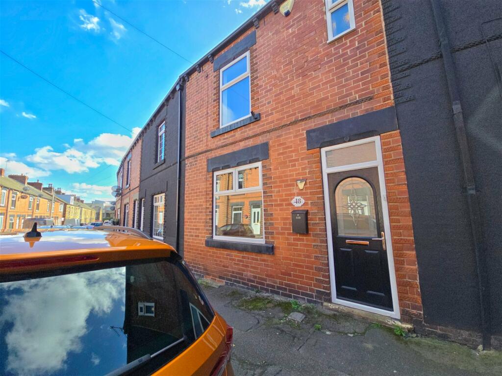 3 bedroom terraced house for sale in Caxton Street, Barnsley, S70 2LF, S70