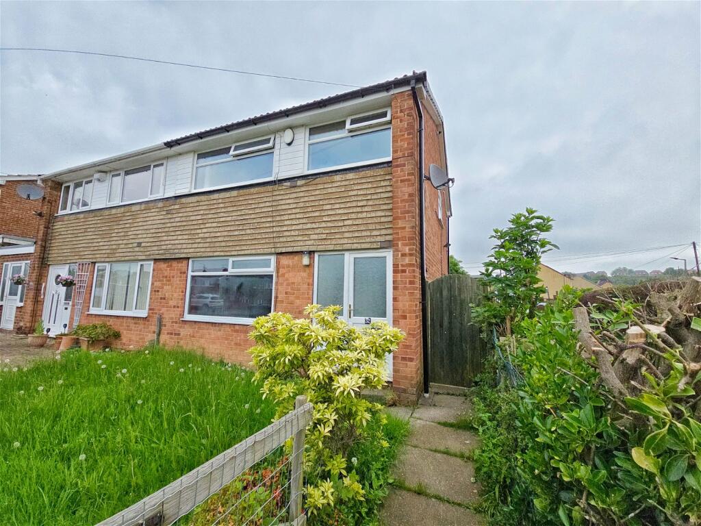 3 bedroom semidetached house for sale in Tennyson Road, Barnsley, S71