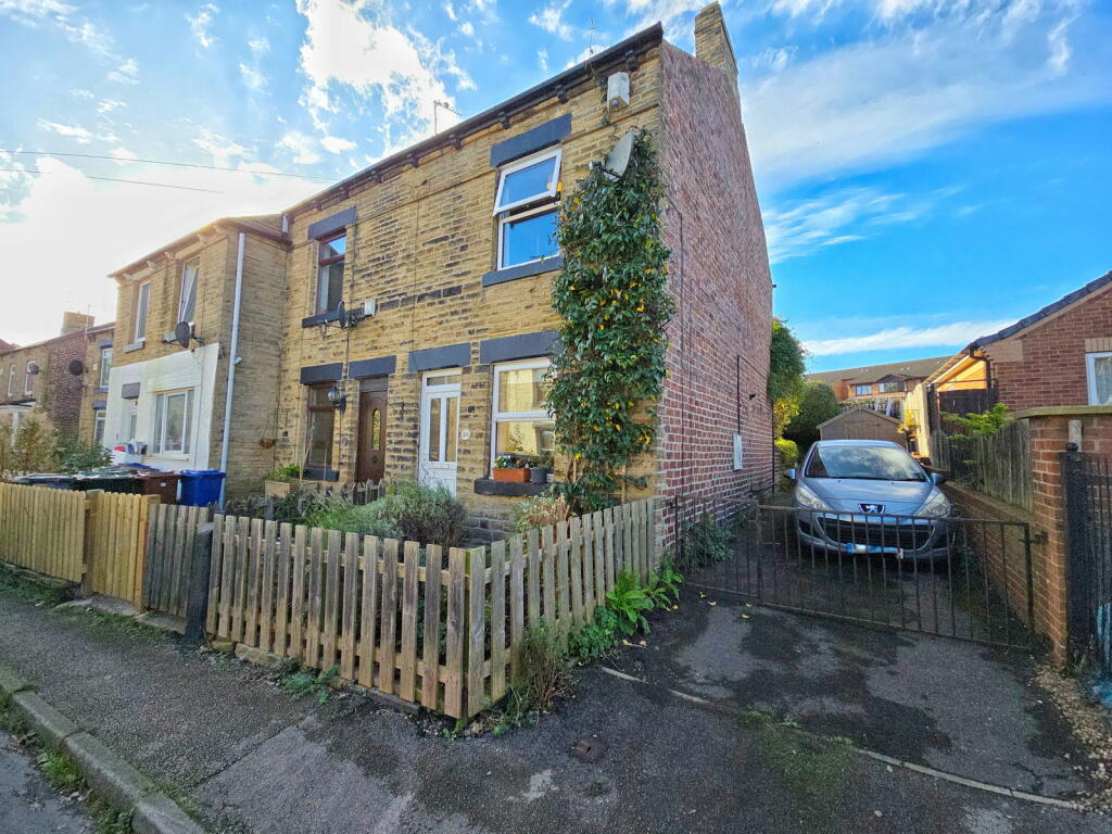 2 bedroom end of terrace house for sale in St. Helens Street, Elsecar