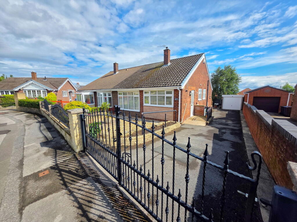 Main image of property: Thorne End Road, Staincross, Barnsley, S75 6NR