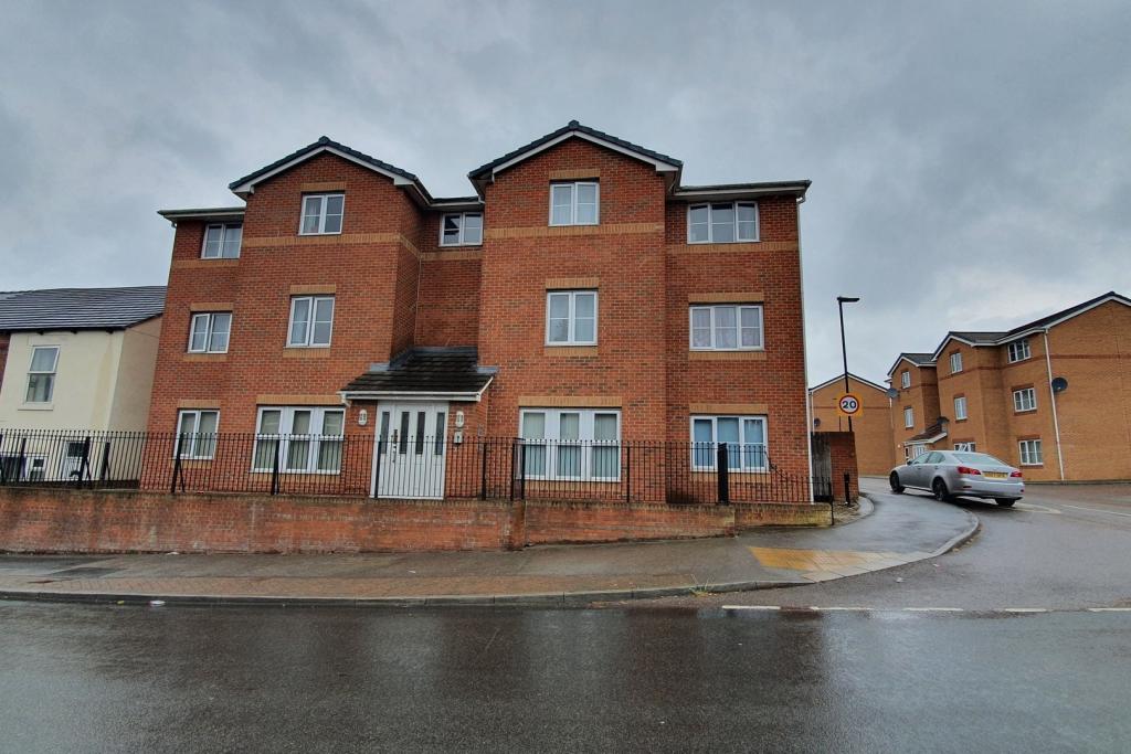 2 bedroom flat for sale in Bellhouse Road,Sheffield,S5 6HQ, S5