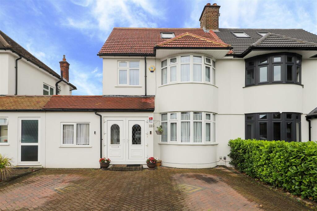 5 bedroom house for sale in Imperial Drive, Harrow, HA2