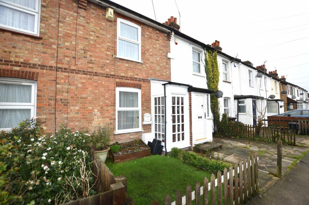2 bedroom terraced house for rent in Kent Road, Orpington, kent, BR5