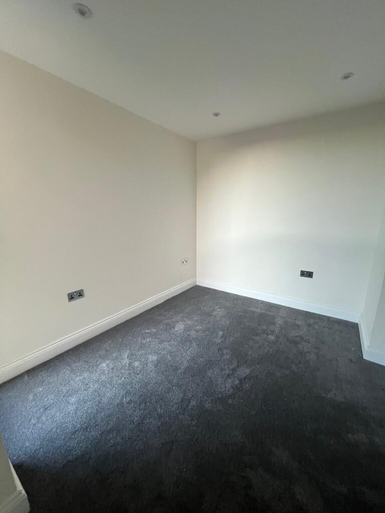Additional property image - Selsdon Road, South Croydon, Surrey, CR2