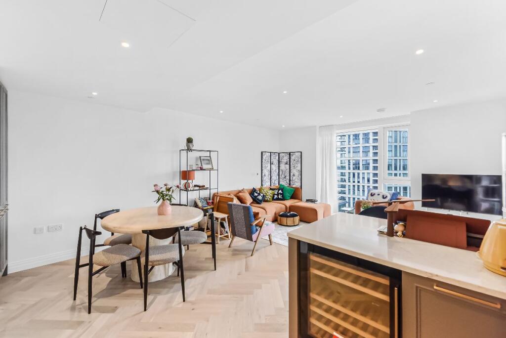 Main image of property: Kings Tower, London