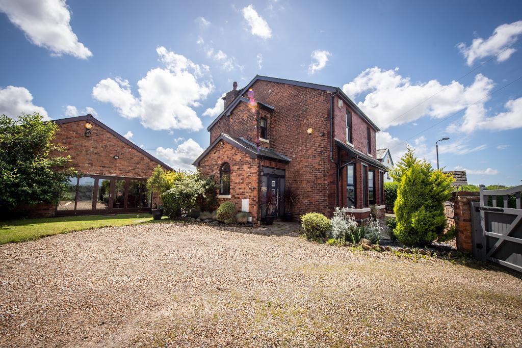 5 bedroom detached house for sale in Marsh Moss Lane, Burscough