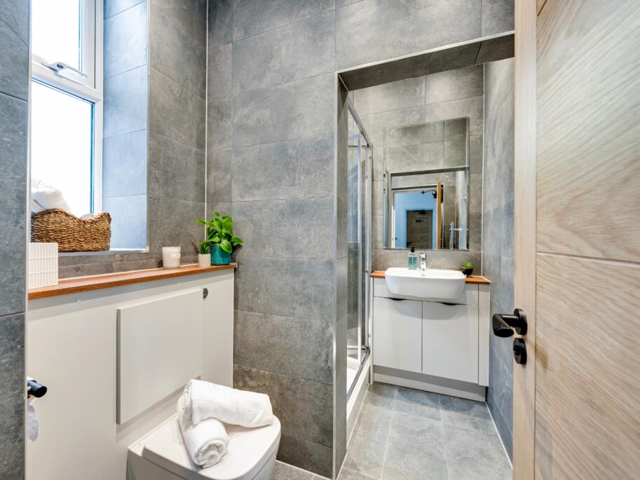 Additional property image - Apt 16, Yelland House #472769