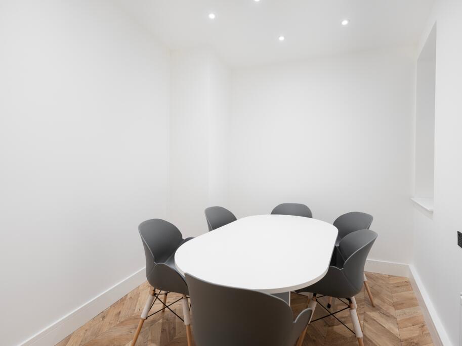 Additional property image - Apt 16, Yelland House #472769