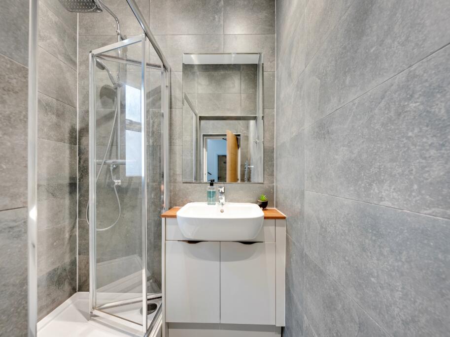 Additional property image - Apt 16, Yelland House #472769