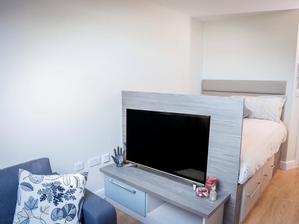 Main image of property: Apt 8, 41 St Paul's #961963