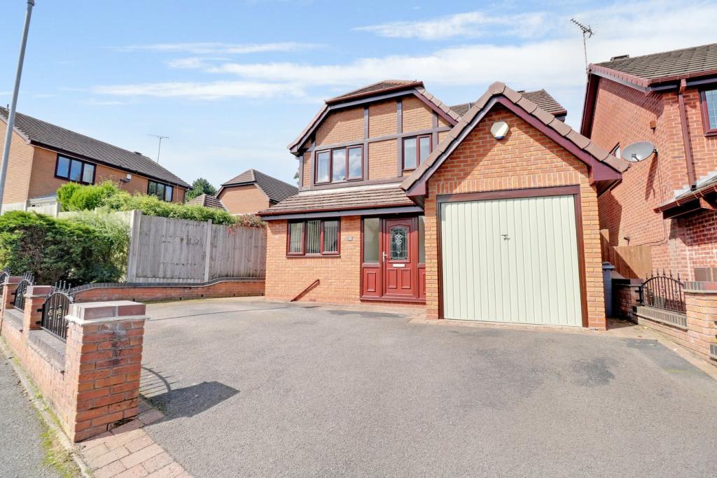 3 bedroom detached house for sale in Bergamot Drive, Meir Park, Stoke