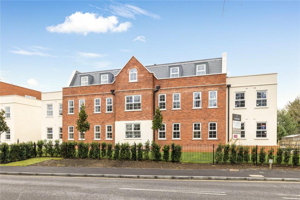 1 bedroom flat for sale in Riverside Gardens, Oatlands Drive, Weybridge