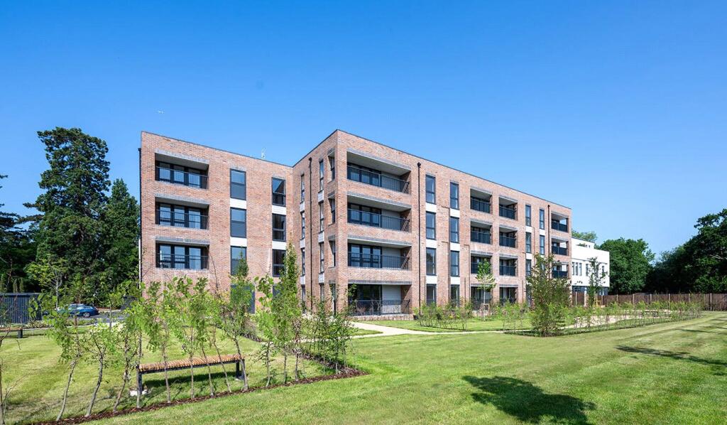 Main image of property: Oaklands Park, 2 Littleworth Road, Esher, KT10