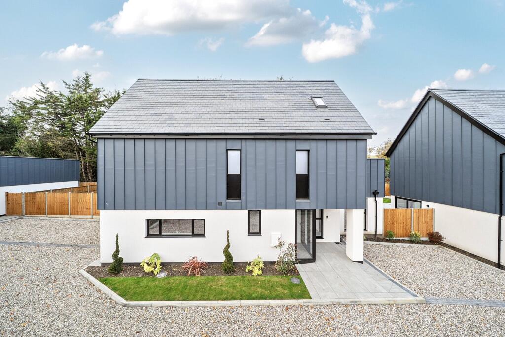 Main image of property: Penlan, Kingfield Green, Woking, GU22