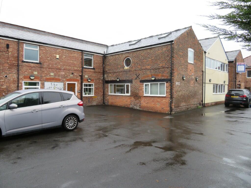 Commercial property to lease in Hampden Road, Sale, Greater Manchester, M33