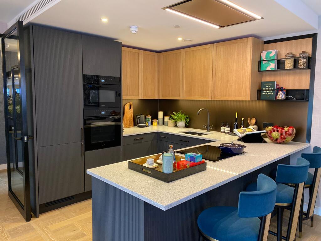 Main image of property: Twelvetrees Park, West Ham, E15