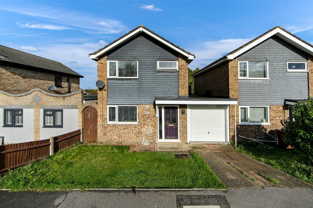3 bedroom link detached house for sale in Brindle Way, Lordswood