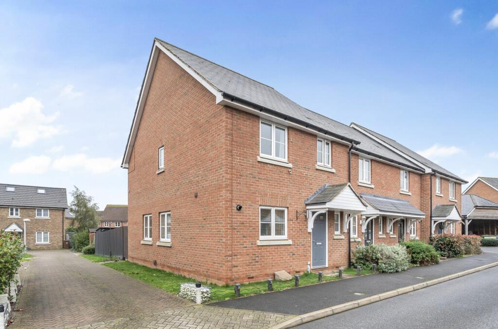 3 bedroom end of terrace house for sale in Eglington Drive, Wainscott, Rochester, Kent. ME3