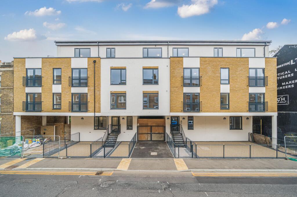 Main image of property: 263 High Street, ME1