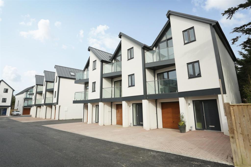 3 bedroom semidetached house for sale in Belmont Road, Whitstable, CT5