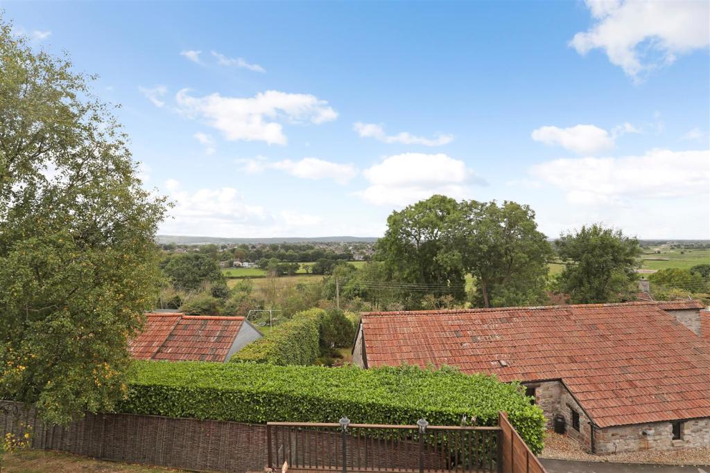 3 bedroom barn conversion for sale in A stone built country home on Tickenham Hill, BS21