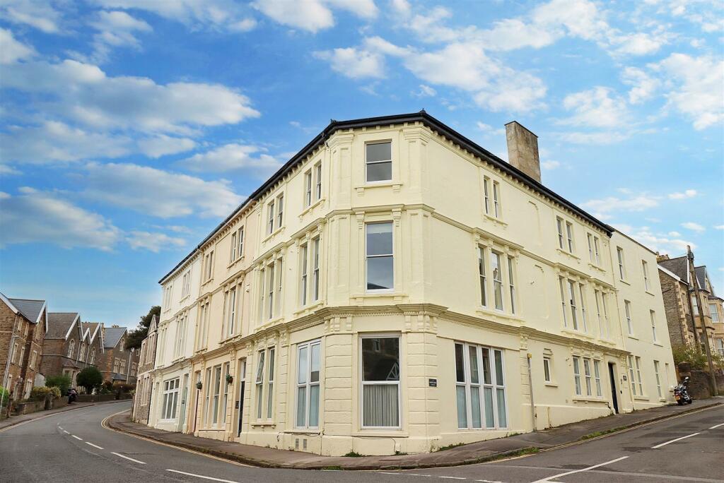 Additional property image - Victorian apartment located along Marine Parade