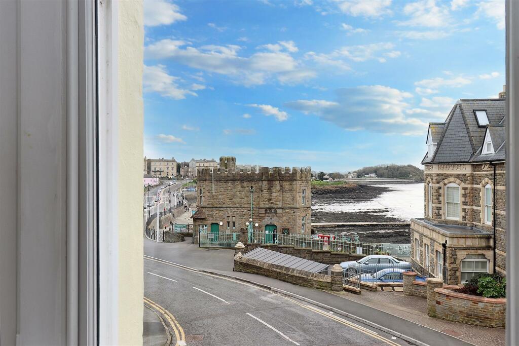 Additional property image - Victorian apartment located along Marine Parade