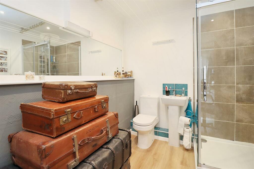 Additional property image - Victorian apartment located along Marine Parade