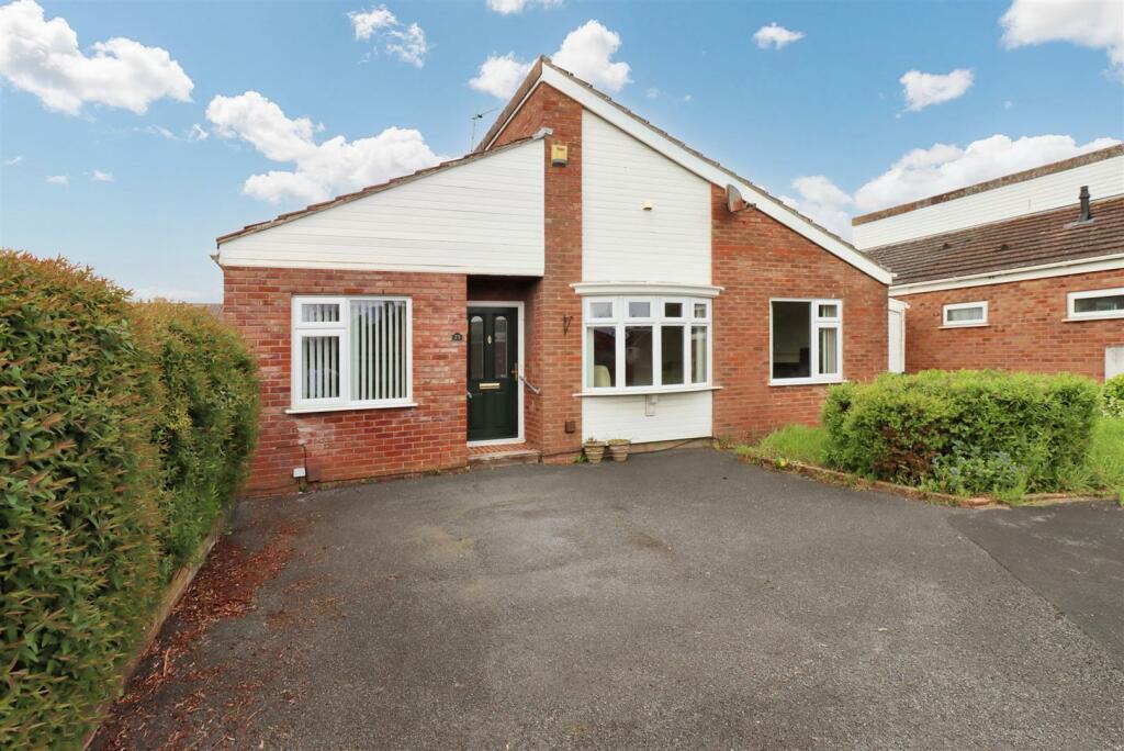 3 bedroom detached bungalow for sale in Popular location in Clevedon's most admired West End, BS21