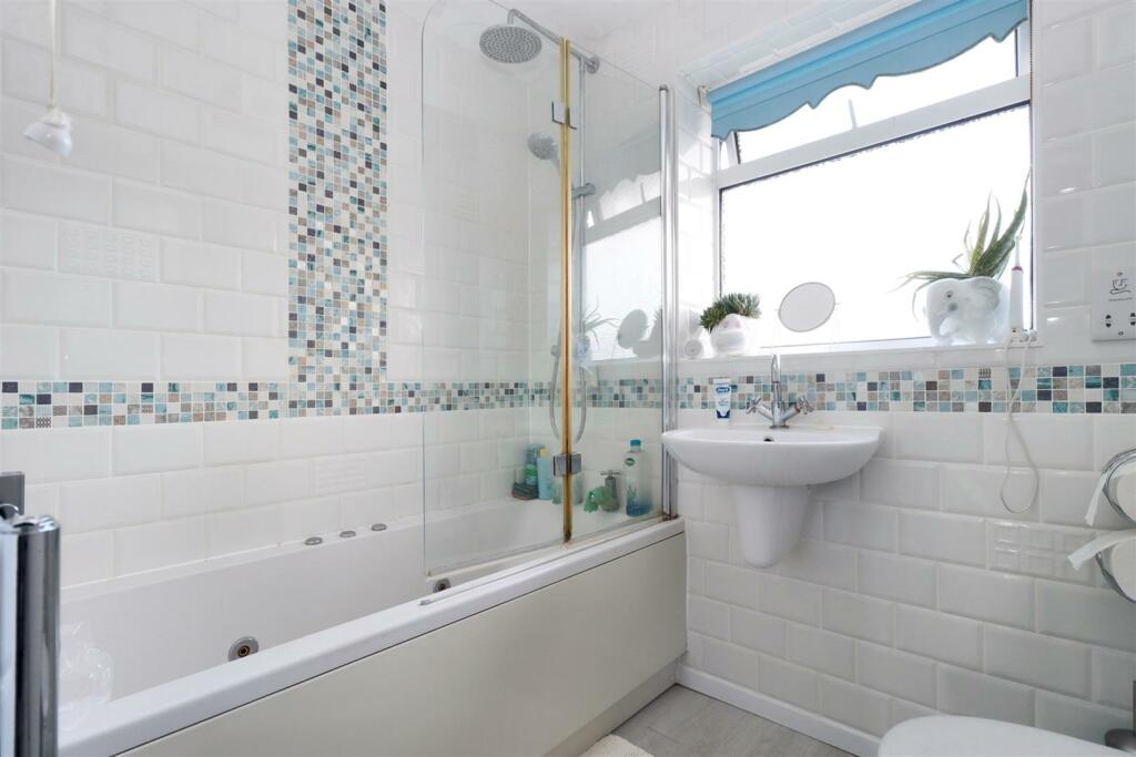 Additional property image - Popular residential location in Clevedon