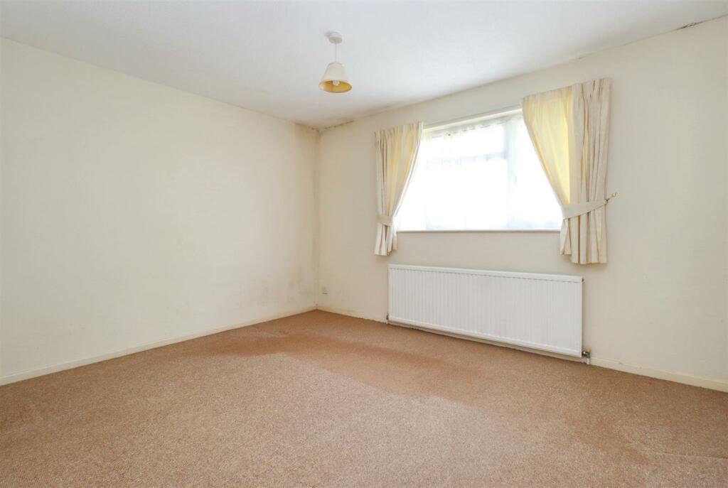 Additional property image - Cul-de-sac location within Yeolands Drive, Clevedon